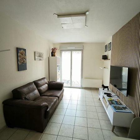 Appartement T2 En Residence Securisee Oloron-Sainte-Marie Exterior photo