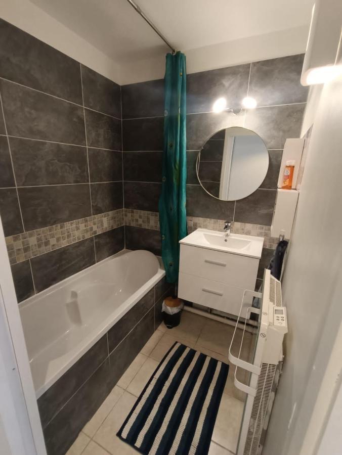 Appartement T2 En Residence Securisee Oloron-Sainte-Marie Exterior photo
